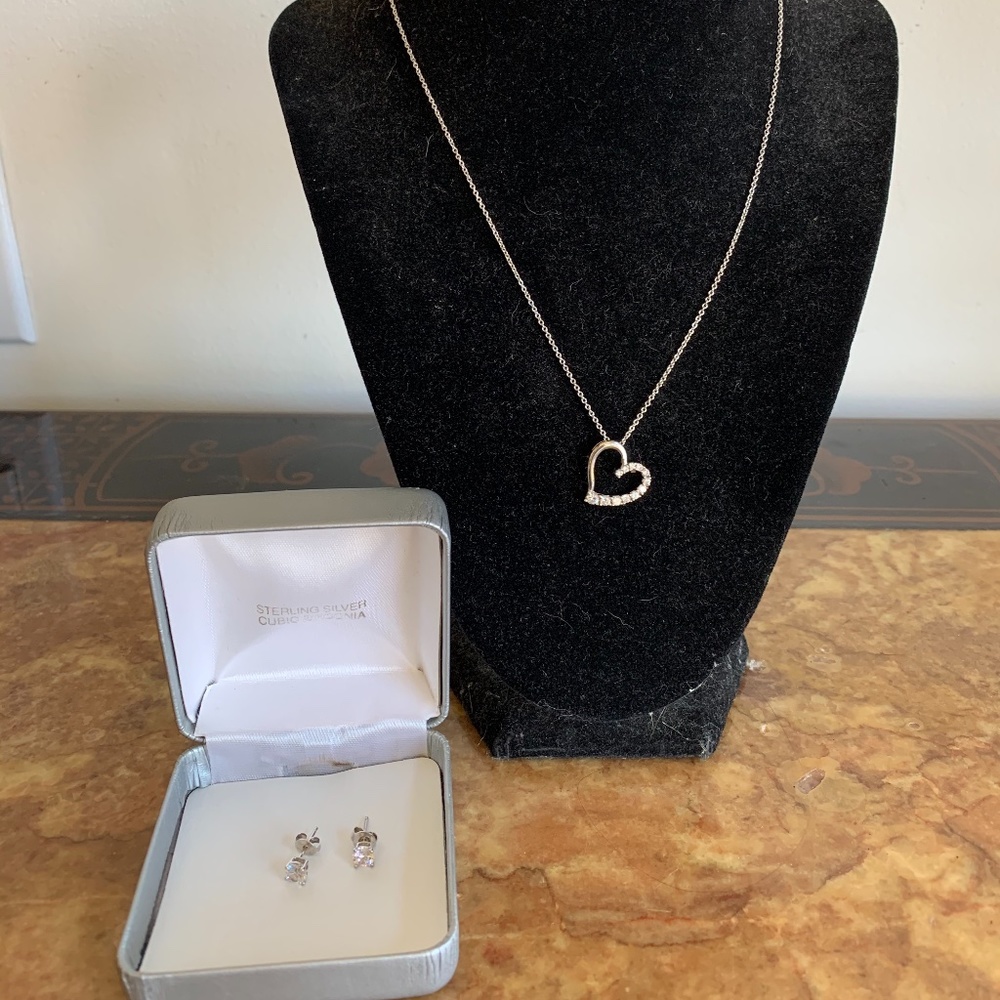 STERLING SILVER CUBIC ZIRCONIA HEART NECKLACE SET - Picture 1 of 4